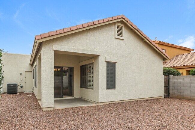 Building Photo - 2650 E Wildhorse Pl