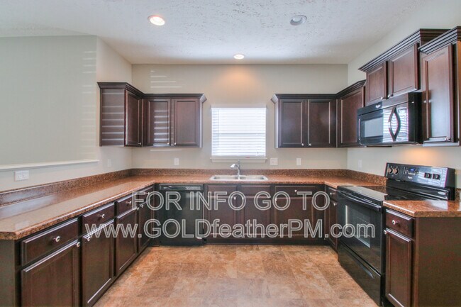 Building Photo - 3365 Tourmaline Dr