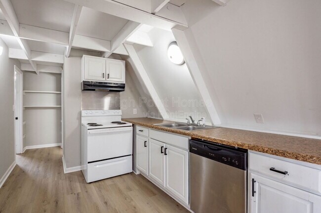 Building Photo - 90 Park St