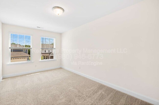 Building Photo - 1528 Cedar Tree Dr