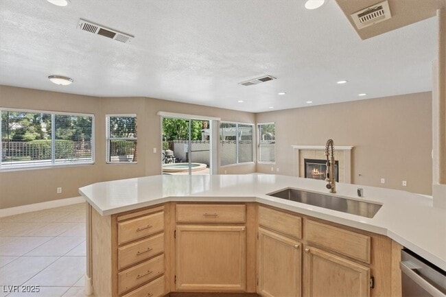 Building Photo - 1817 Tropical Breeze Dr