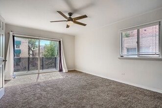 Building Photo - 3 Bed / 2 Bath Capitol Hill Condo | 2 Parking Spaces | Balcony | Walk Score 95 "Free April Rent"