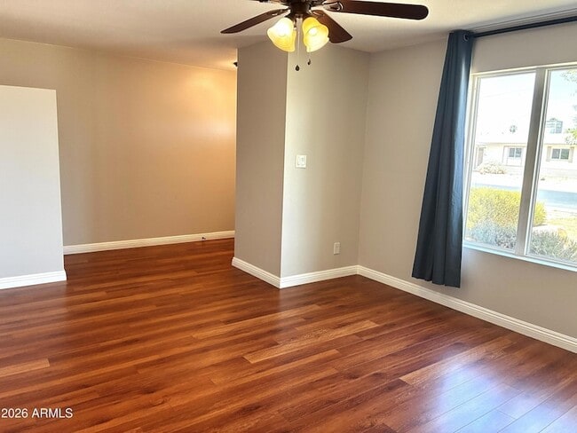 Building Photo - 523 E Malibu Dr