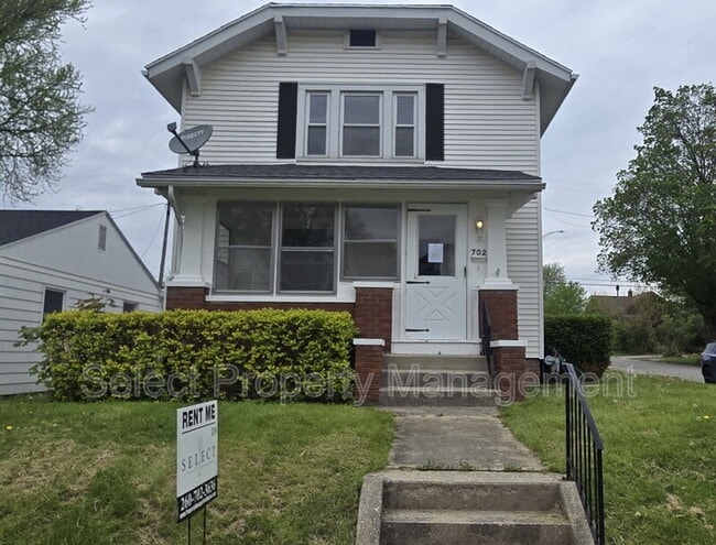 Building Photo - 702 Archer Ave