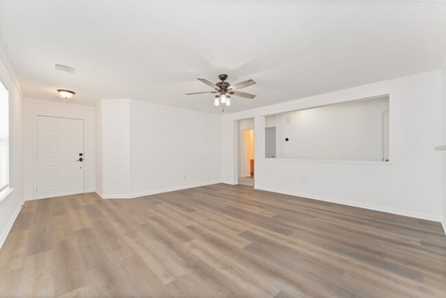 Building Photo - Stylish 3-Bedroom, 2-Bath in a Vibrant Spr...