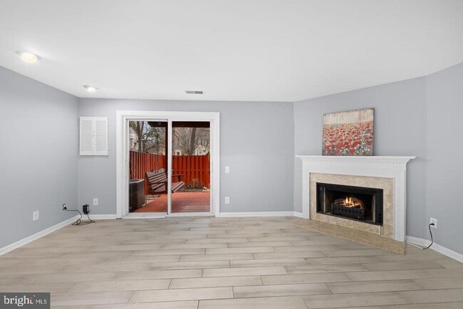 Building Photo - 43861 Laburnum Square