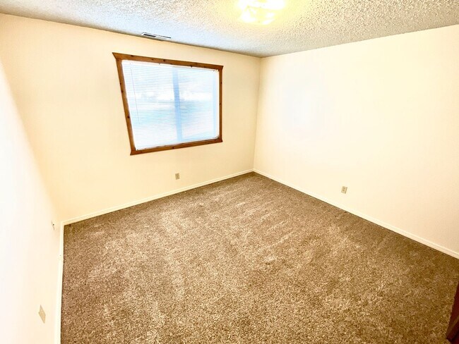 Building Photo - 3047 Kane St