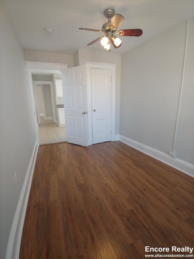 Building Photo - 224 Hanover St