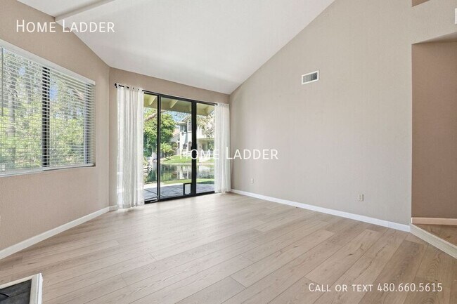 Building Photo - 514 S Marina Dr