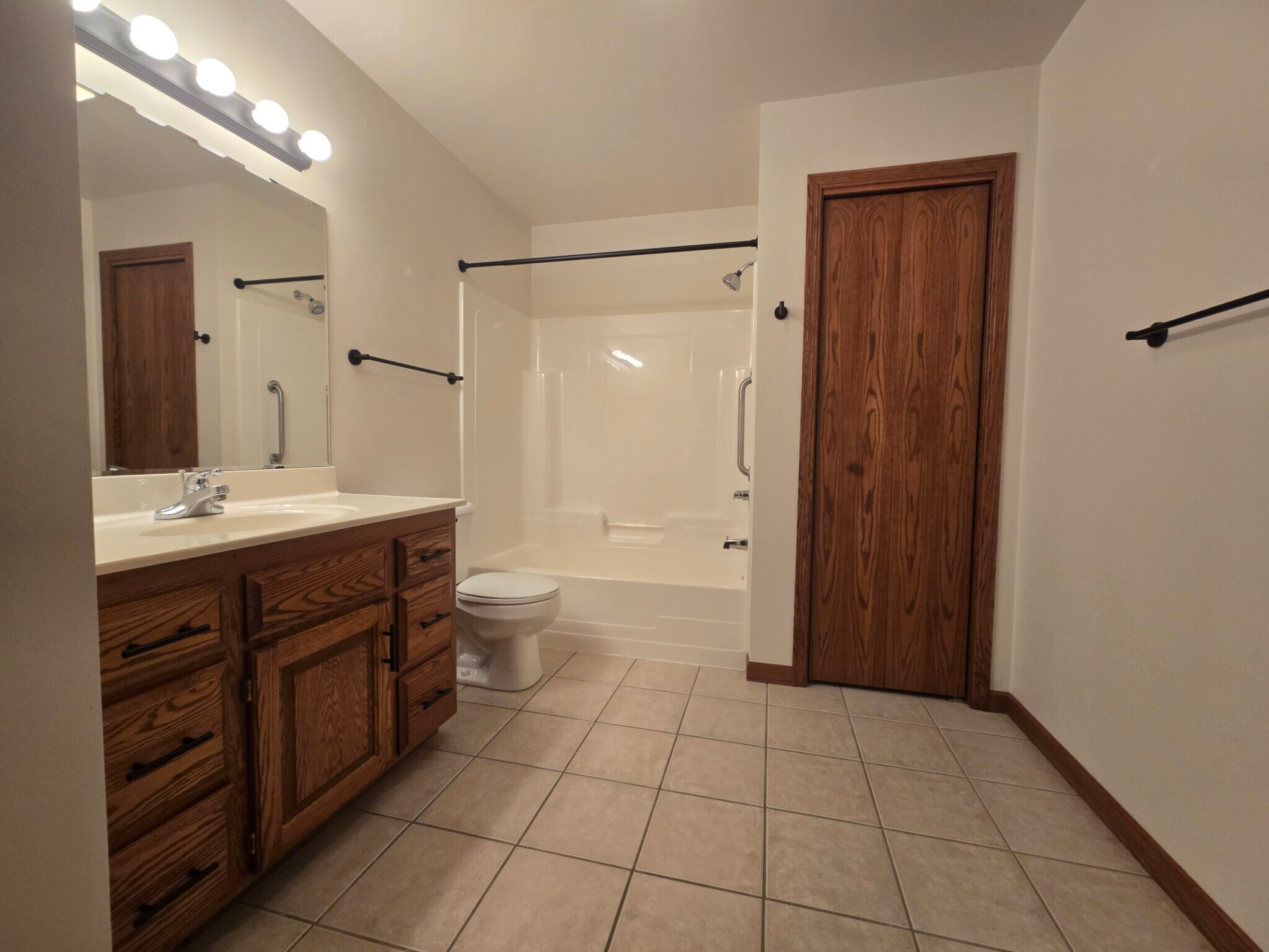 Building Photo - W3132 Glenbrooke Ct