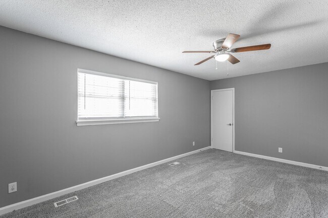 Building Photo - 510 Ely Rd