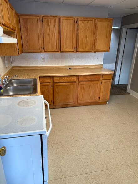 Primary Photo - 120 N Meridian St