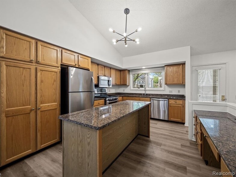 Building Photo - 1888 Webster St