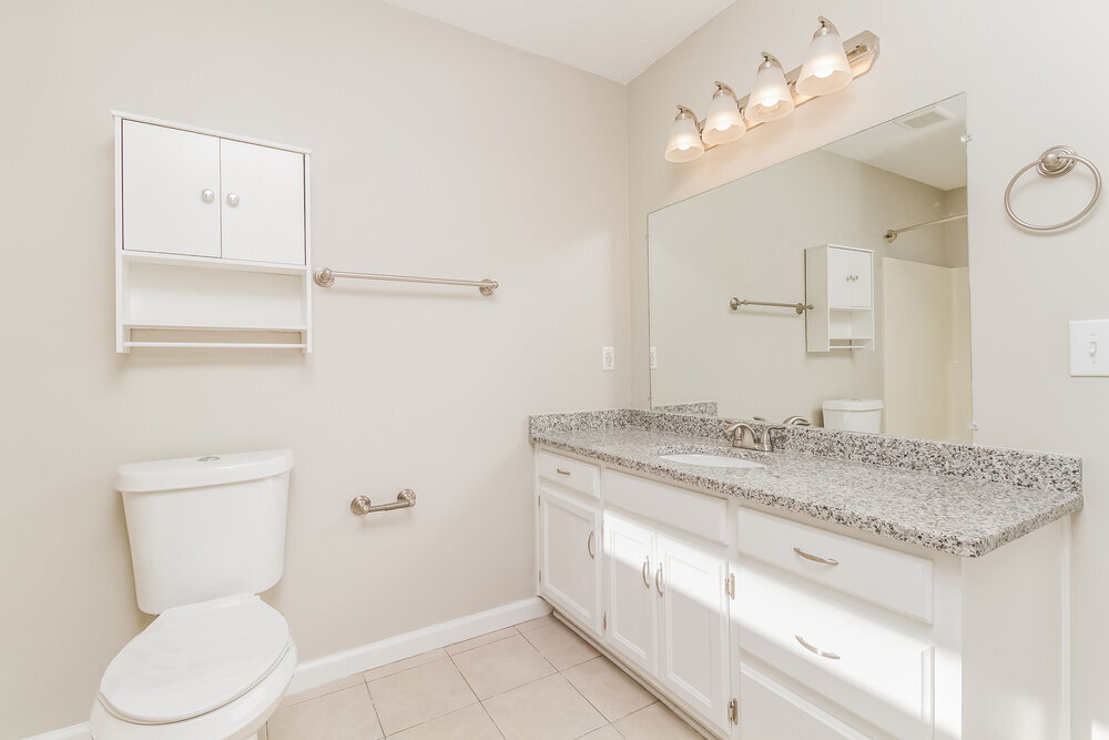 Building Photo - 909 Bexhill Ct S