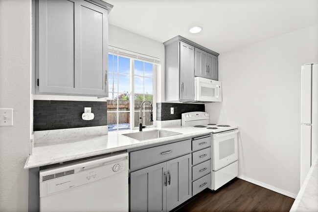 Building Photo - Ewert 3010