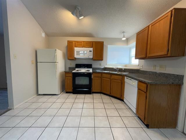 Building Photo - 1037 Stableway Ln