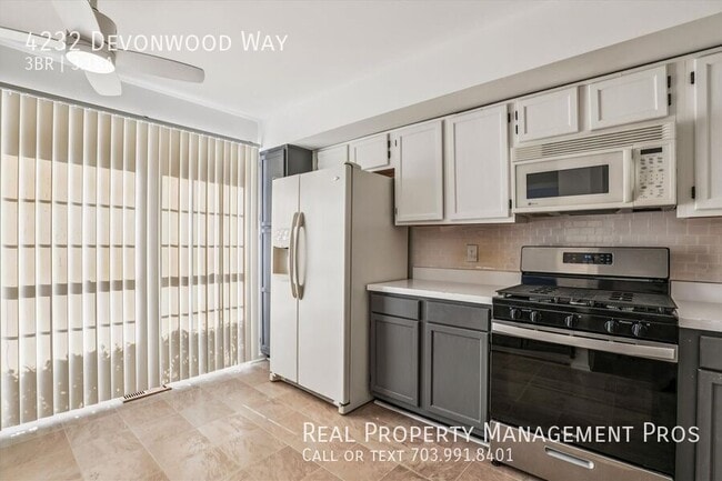 Building Photo - 4232 Devonwood Way