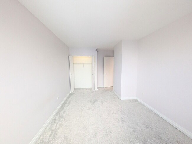 Building Photo - 33 W Ontario St