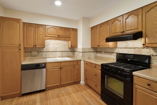 Building Photo - 3-Bedroom Home in North AVL with Studio an...