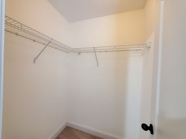 Building Photo - Gorgeous Home In Turnberry Subdivision