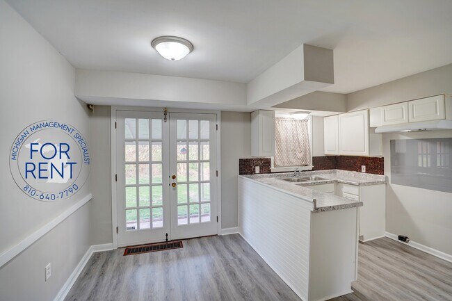 Building Photo - 708 Fremont St