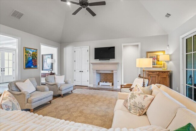 Building Photo - Unfurnished Luxury Home in Germantown with Lake Views & Wildlife