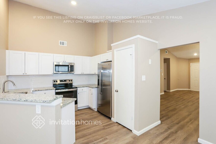 Building Photo - 526 Sims Dr