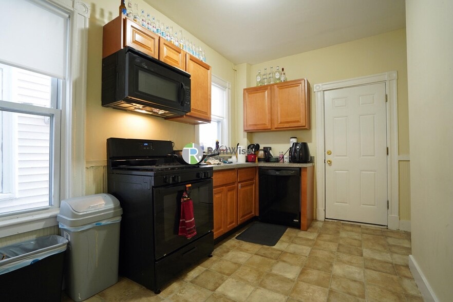 Building Photo - 795 Columbia Rd