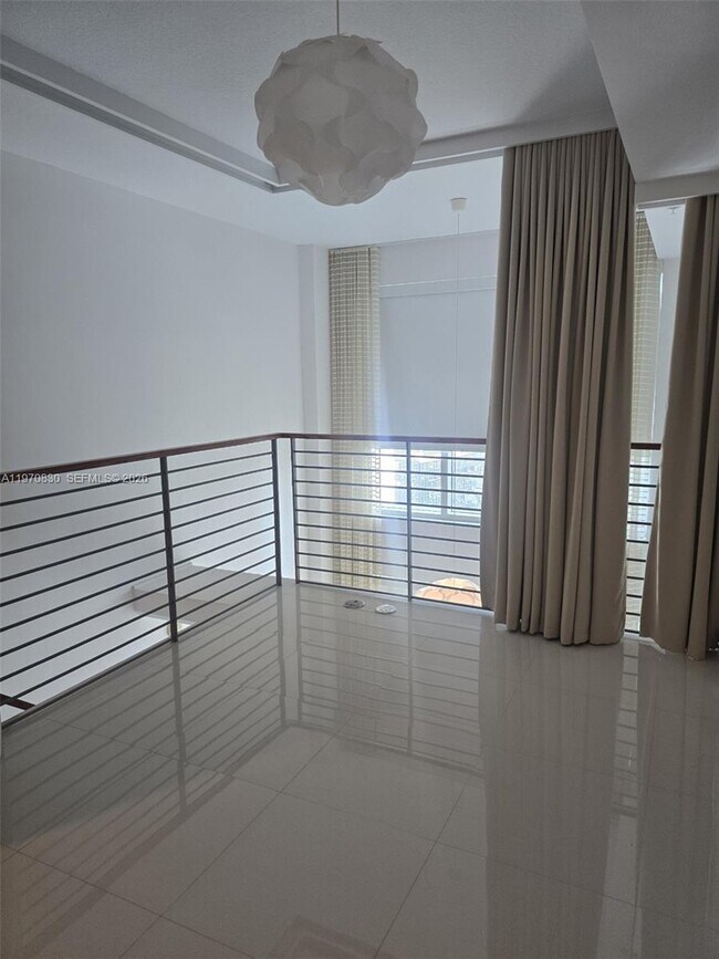 Building Photo - 60 SW 13th St