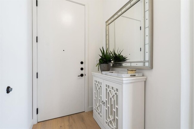 Building Photo - 800 Embassy Dr