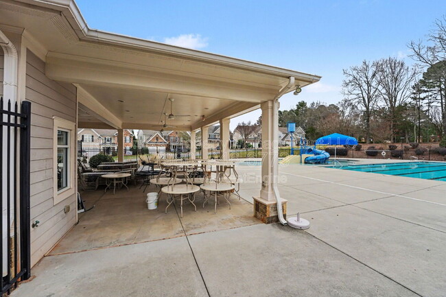 Building Photo - 1349 Middlecrest Dr NW