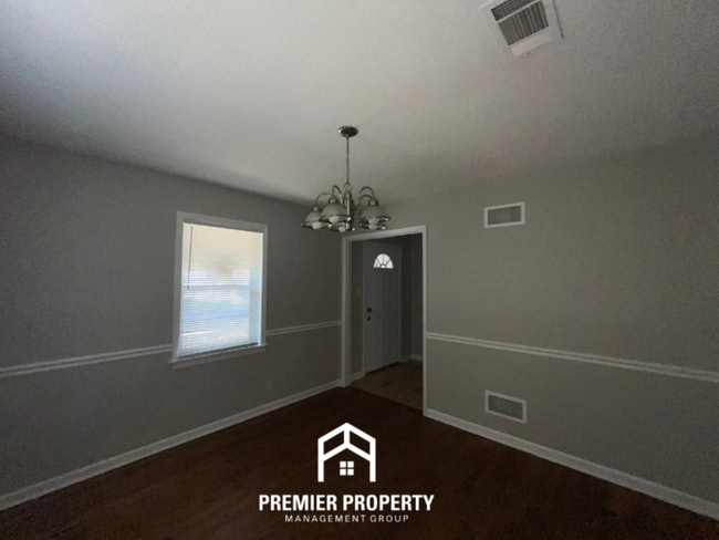 Building Photo - 5037 Woodlark Ave