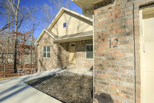 Building Photo - 12 Celtic Dr