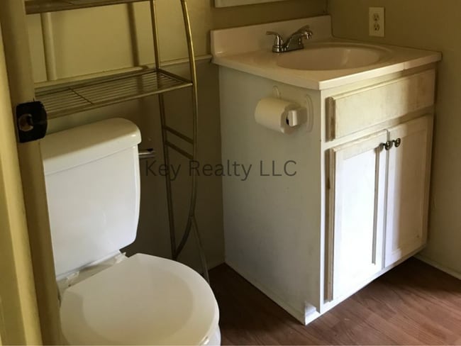 Building Photo - 48 Little John Ln