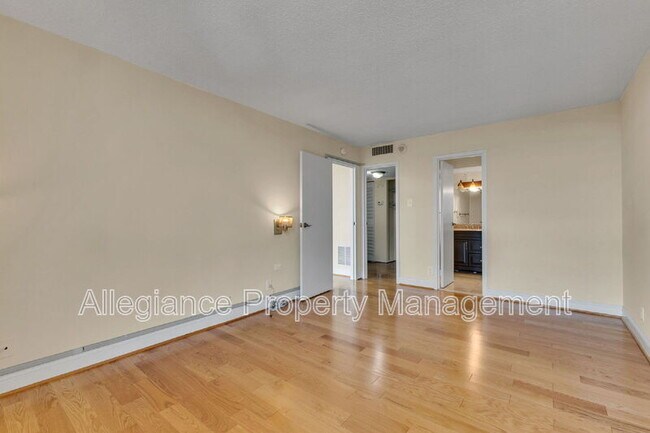 Building Photo - 6800 Fleetwood Rd