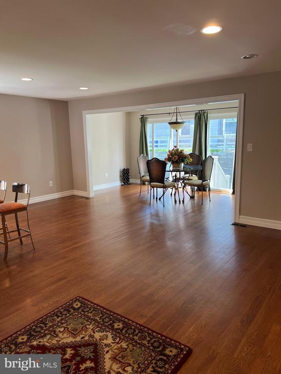 Building Photo - 511 Chanticleer