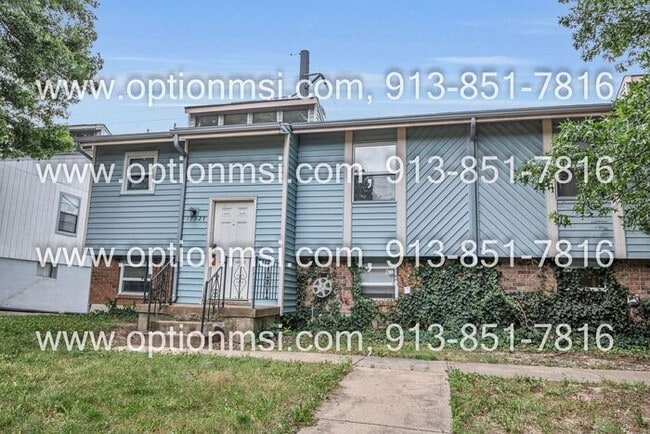 Building Photo - **Spacious 2-Bedroom Duplex in a Cul-de-Sac!**
