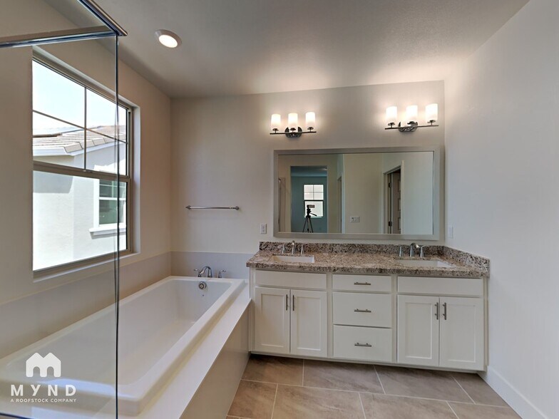 Building Photo - 10564 Trill Wy