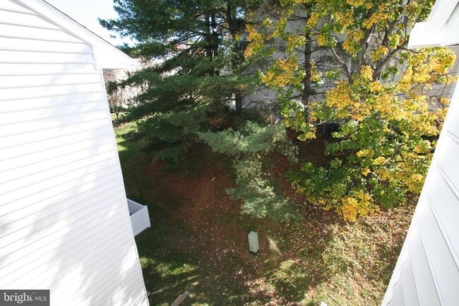 Building Photo - 14225 Jib St