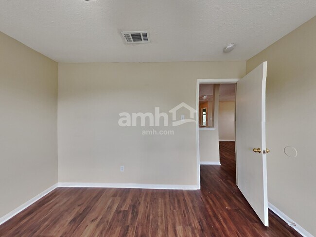 Building Photo - 201 Mammoth Springs Ln