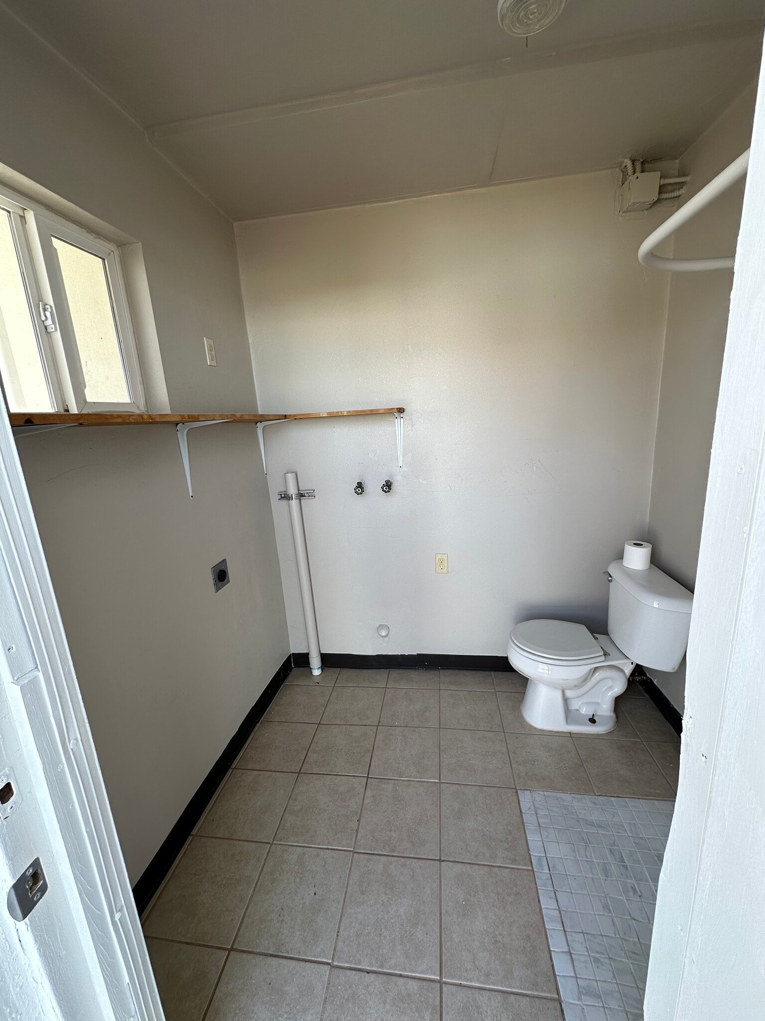 Outdoor washer and dryer hookup - 301 Alamosa