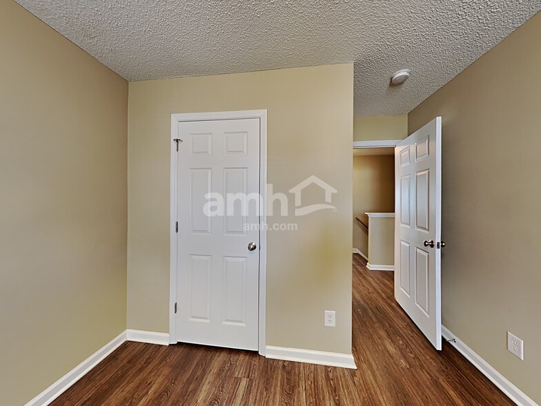 Building Photo - 582 Cotton Brook Dr