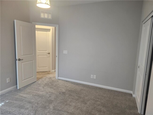 Building Photo - 9897 W Oleta Ave