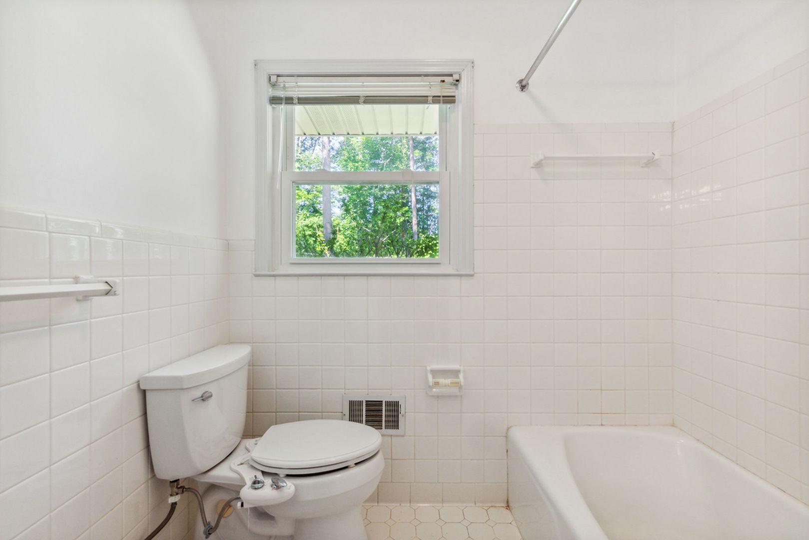 Building Photo - 1876 Cameo Ct