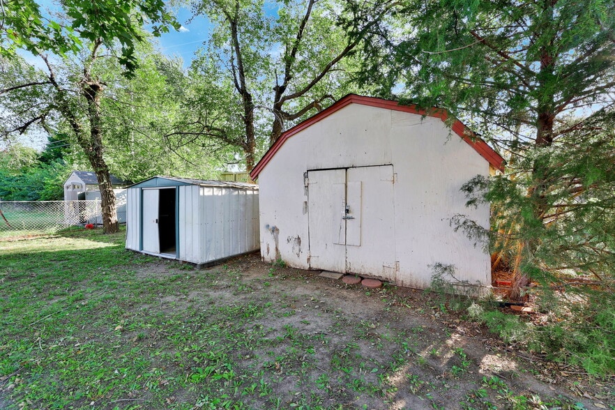 Building Photo - 6020 N East Park View St