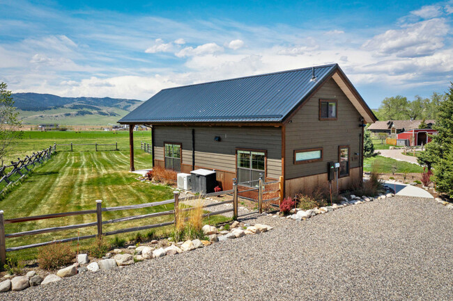 Building Photo - 17448 Wilson Creek Rd