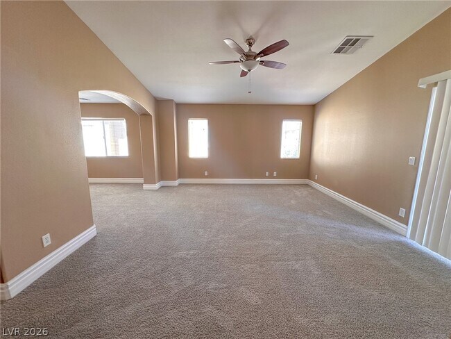 Building Photo - 142 Castle Course Ave
