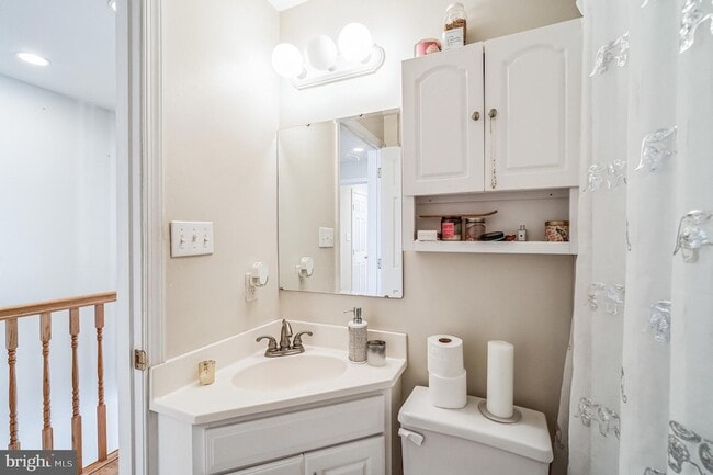 Building Photo - 449 Parker Ave