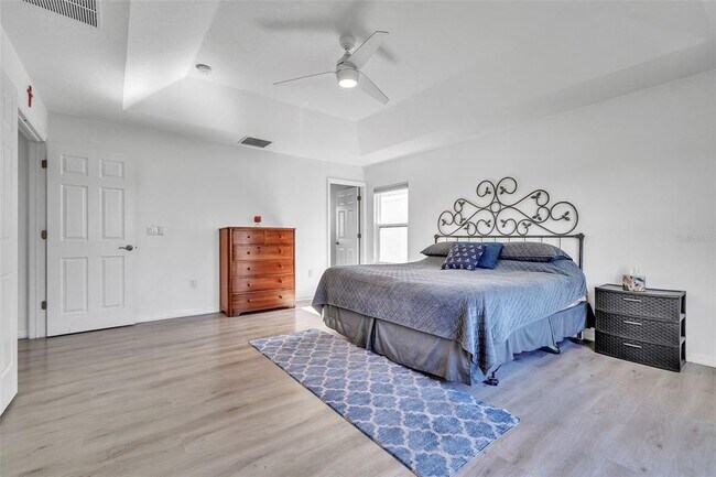 Building Photo - 9826 Heron Pointe Dr