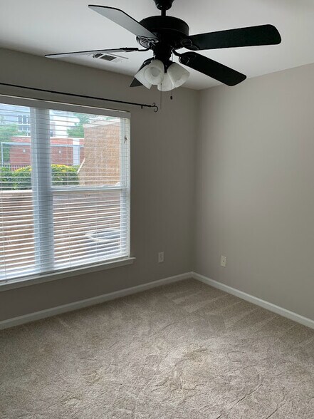 Building Photo - 3953 Picasso Ct